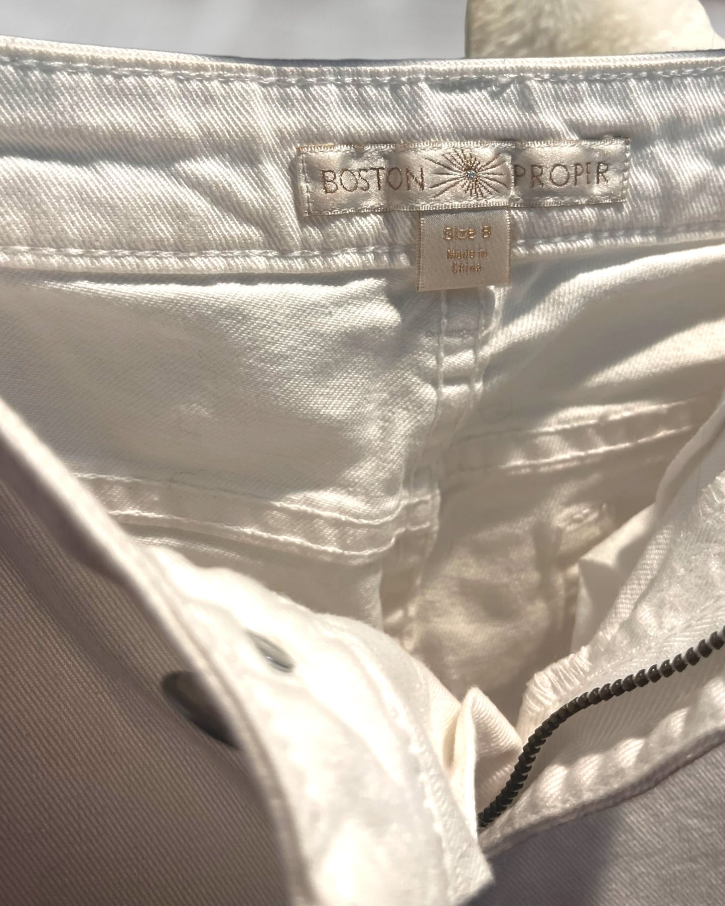 ⭐️Boston Proper white jeans