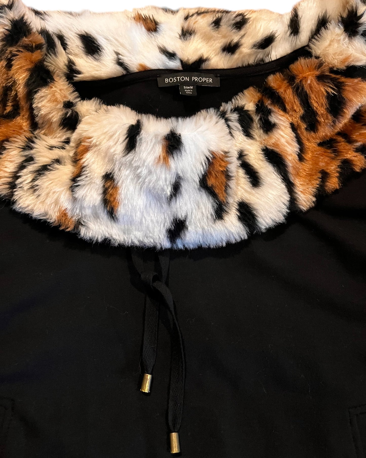Boston Proper ⭐️ leopard f/fur accents sweater