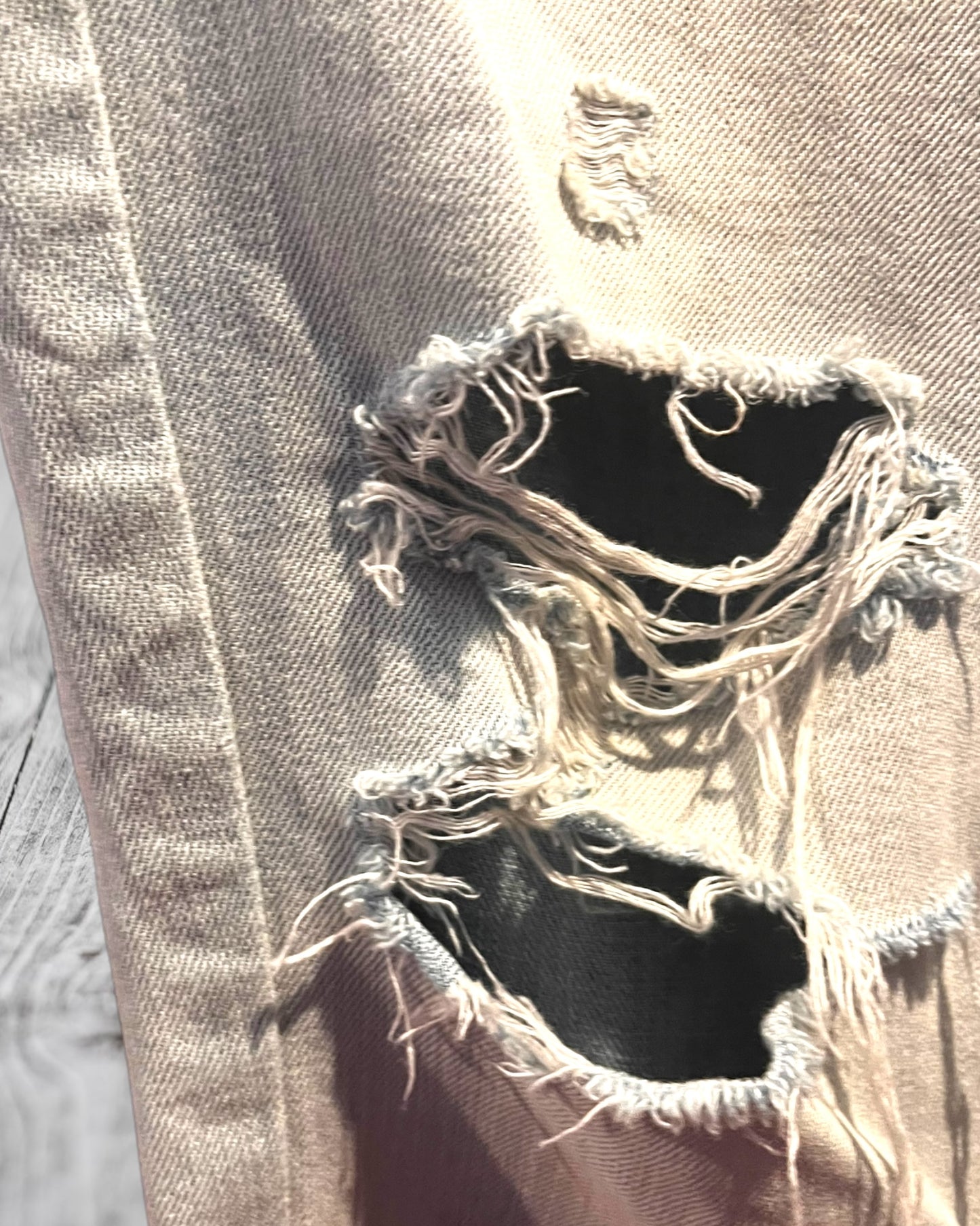 America Outfitters distressed jeans