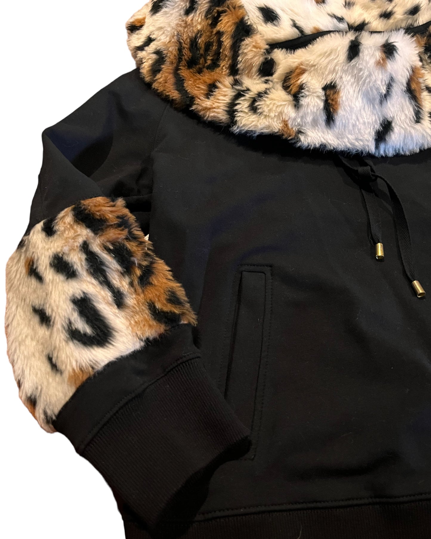 Boston Proper ⭐️ leopard f/fur accents sweater